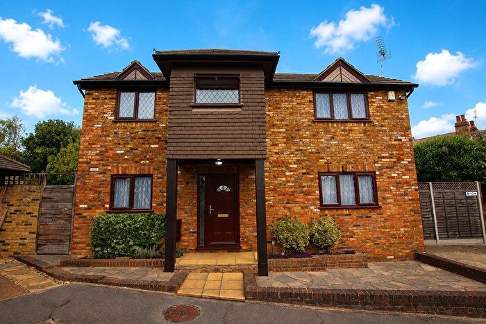 2 Bedroom Link Detached House For Sale In Malton Mews, Plumstead, SE18
