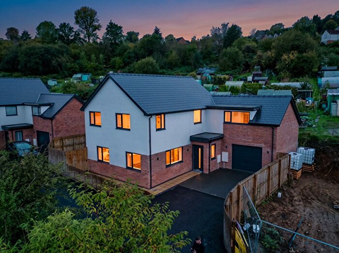 5 Bedroom Detached House For Sale In Celenyn Close, Newbridge, NP11