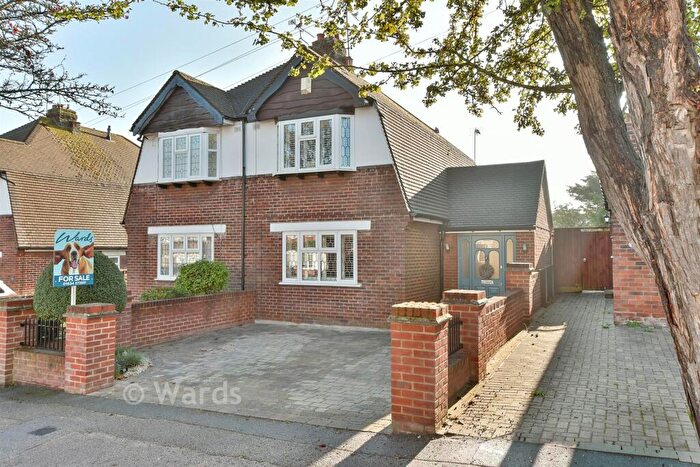 2 Bedroom Semi-Detached House For Sale In Hawthorne Avenue, Rainham, Gillingham, Kent, ME8
