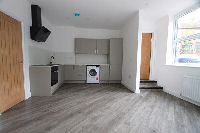 1 Bedroom Flat To Rent In Meadow Road, Kettering, NN16