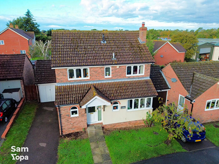 4 Bedroom Detached House For Sale In Abbots Close, Manningtree, CO11