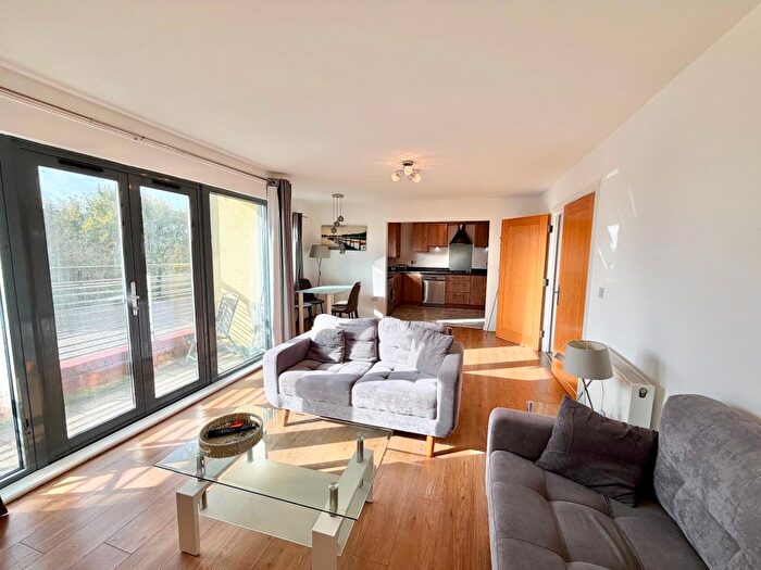 2 Bedroom Flat To Rent In Maritime Quarter, Swansea, SA1
