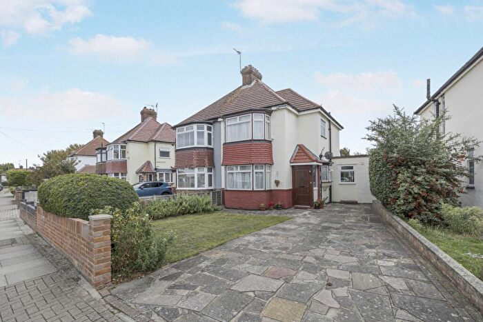 3 Bedroom Semi-Detached House To Rent In Brookmead Way Orpington, BR5