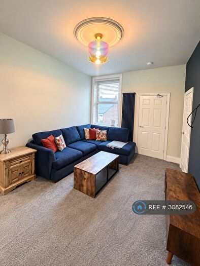 3 Bedroom Flat To Rent In Tosson Terrace, Newcastle Upon Tyne, NE6