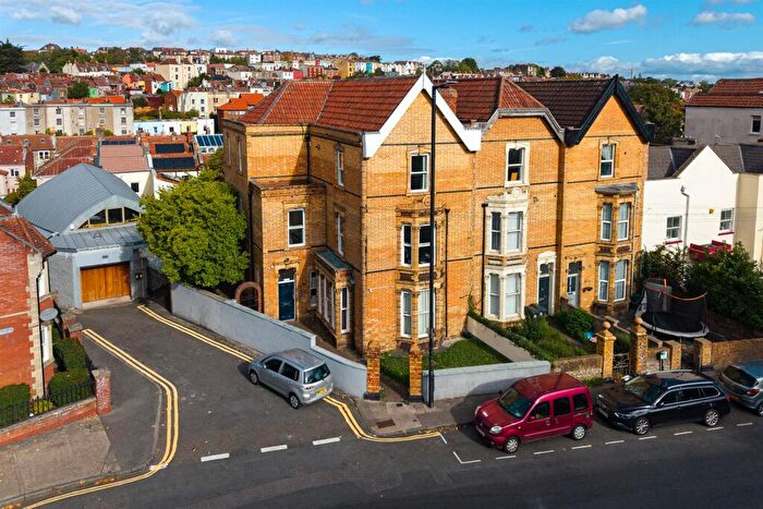 16 Bedroom Semi-Detached House For Sale In Bed Hostel | £K + Income |, BS6