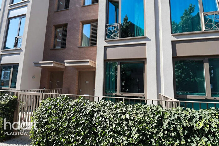 4 Bedroom Duplex For Sale In Castle Street Upton Park Gardens, London, E13