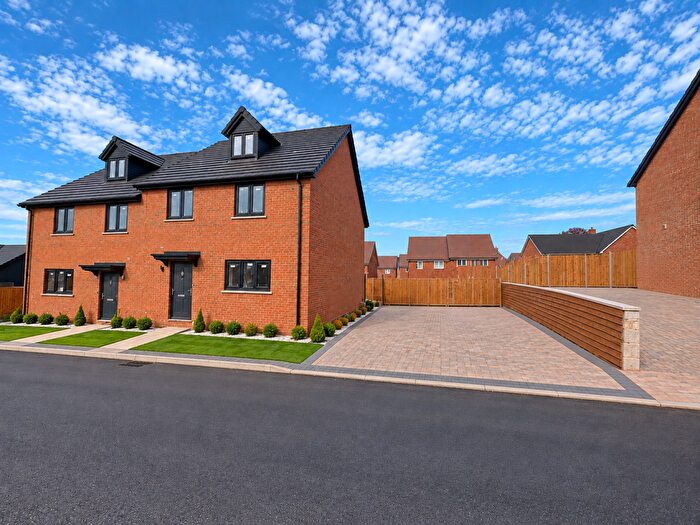 4 Bedroom Semi-Detached House For Sale In Hougton Regis, Hougton Regis, Hougton Regis, Bedfordshire, LU5