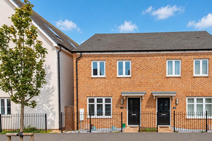 2 Bedroom Semi-Detached House For Sale In Irthlingborough Road North, Wellingborough, NN8
