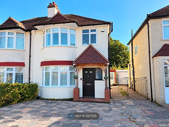 3 Bedroom Semi-Detached House To Rent In Oak Avenue, Croydon, CR0
