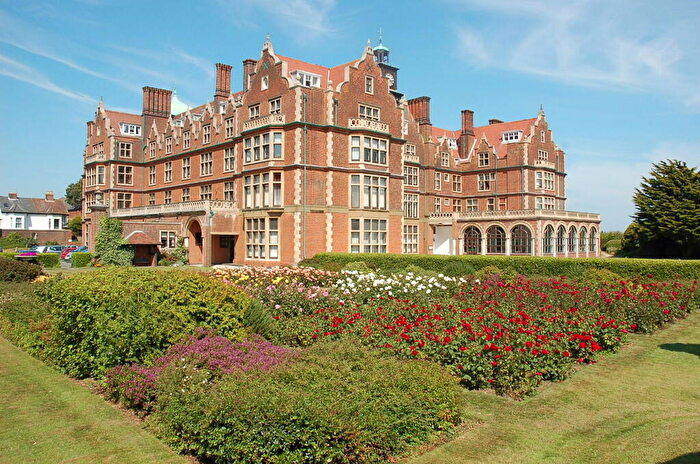2 Bedroom Flat For Sale In Harvest House, Felixstowe, IP11