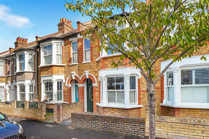 3 Bedroom Terraced House For Sale In Farnborough Avenue, Walthamstow, London, E17