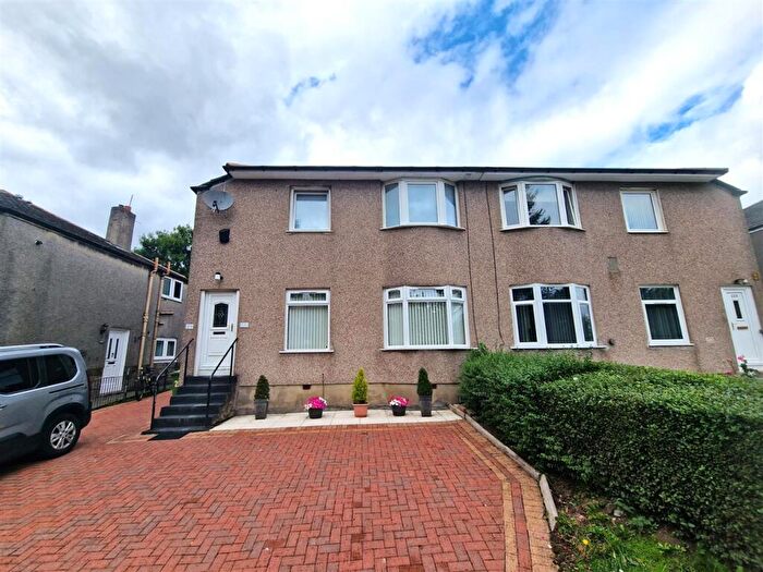 3 Bedroom Apartment To Rent In Croftfoot Road, Croftfoot, Glasgow, G44