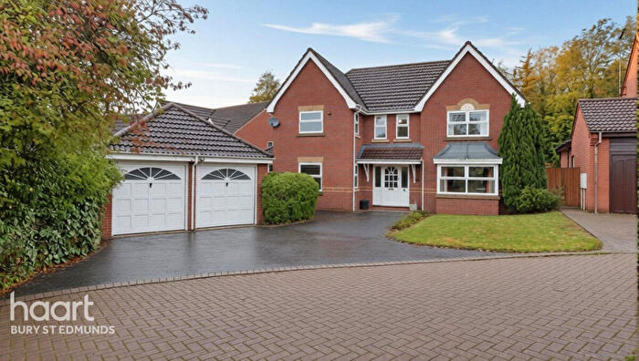 4 Bedroom Detached House For Sale In Brunwyn Close, Bury St Edmunds, IP32