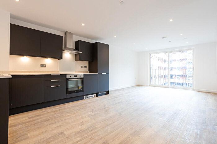 1 Bedroom Flat To Rent In Flat, Hairpin House, Birmingham, B12