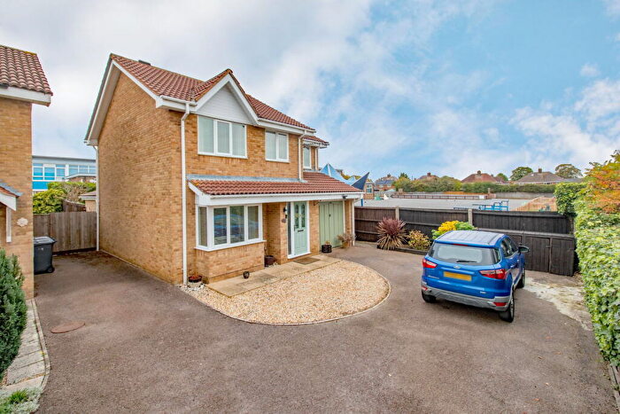 4 Bedroom Detached House For Sale In Charnwood Road, Corby, NN17
