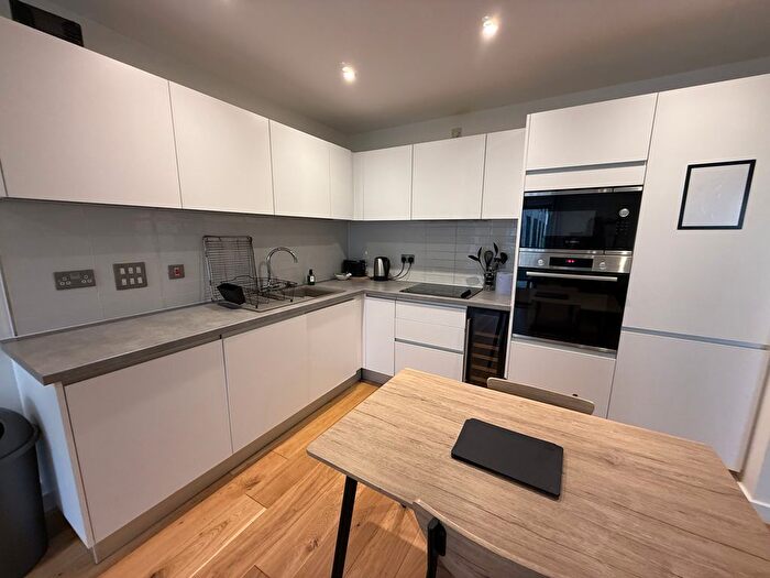 1 Bedroom Flat To Rent In The Axium, Windmill Street, Birmingham, West Midlands, B1
