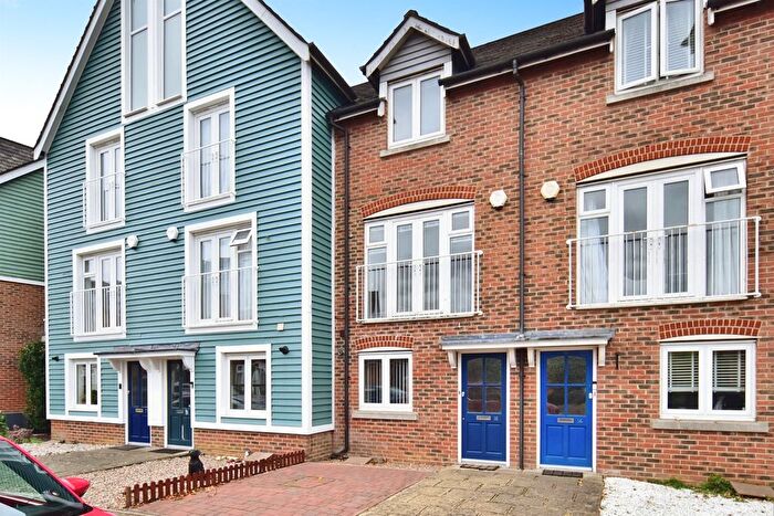 3 Bedroom Property For Sale In The Lakes, Larkfield, Aylesford, ME20
