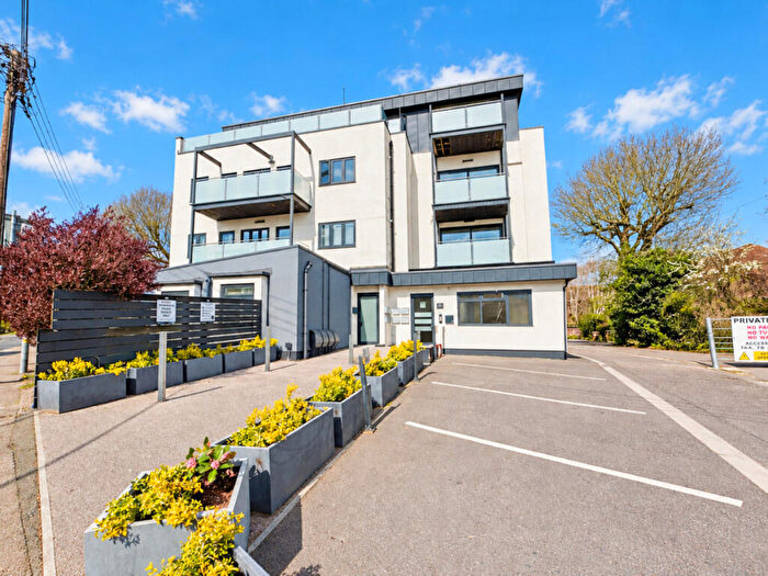 2 Bedroom Apartment For Sale In Spa Place, Main Road, Hockley, SS5