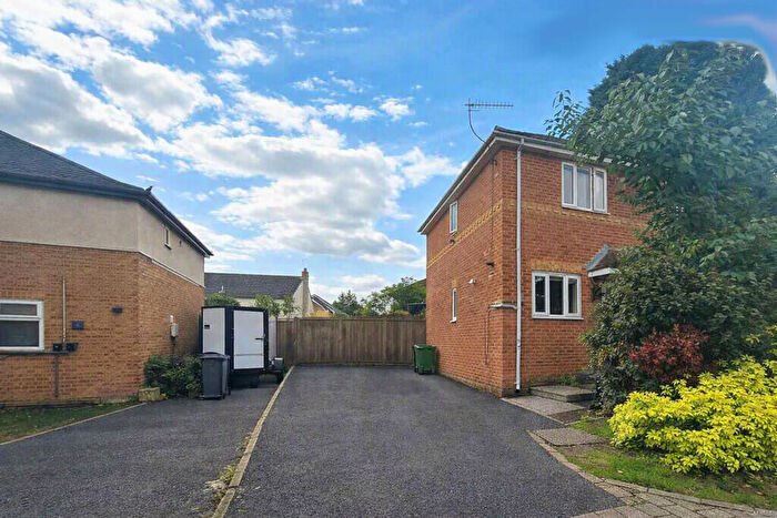 2 Bedroom Semi-Detached House For Sale In Clover Close, Rugby, CV23