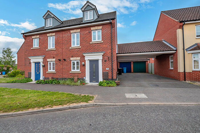 3 Bedroom Town House To Rent In Juniper Road, Bury St. Edmunds, IP32