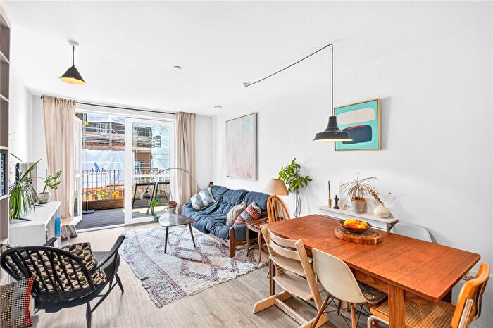 2 Bedroom Flat For Sale In Old Brewery Way, Walthamstow, London, E17