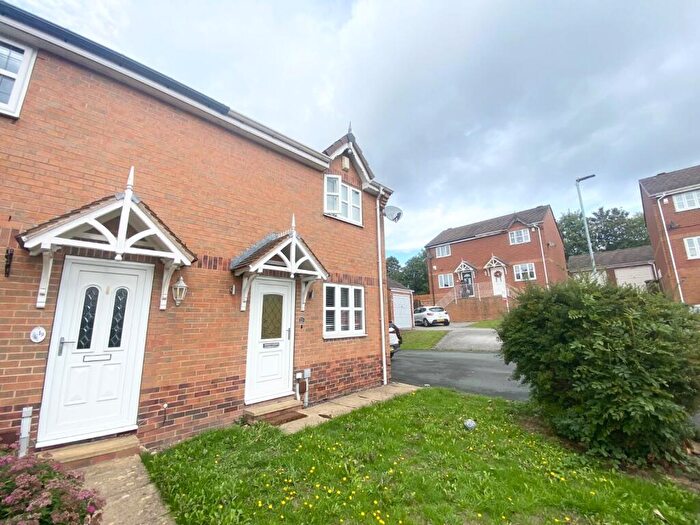2 Bedroom Semi-Detached House To Rent In St. James Close, Leeds, LS12