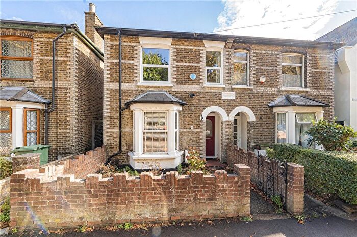 3 Bedroom Semi-Detached House For Sale In Colham Avenue, West Drayton, UB7
