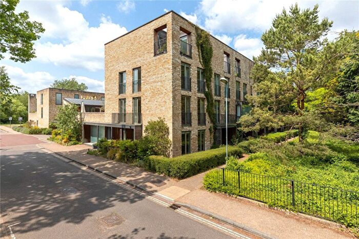 6 Bedroom Terraced House For Sale In Kingfisher Way, Cambridge, Cambridgeshire, CB2