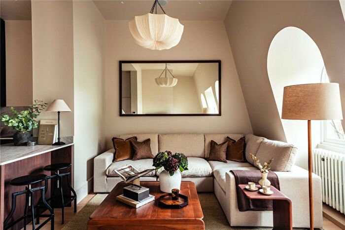 1 Bedroom Garage / Parking To Rent In Egerton Gardens, Chelsea, SW3