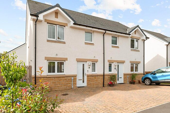 3 Bedroom Semi-Detached House For Sale In Duchlage Court, Crieff, PH7