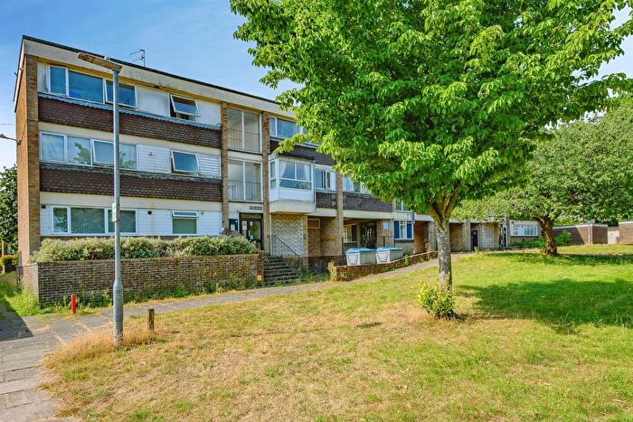2 Bedroom Maisonette For Sale In Livingstone Walk, Hemel Hempstead, HP2