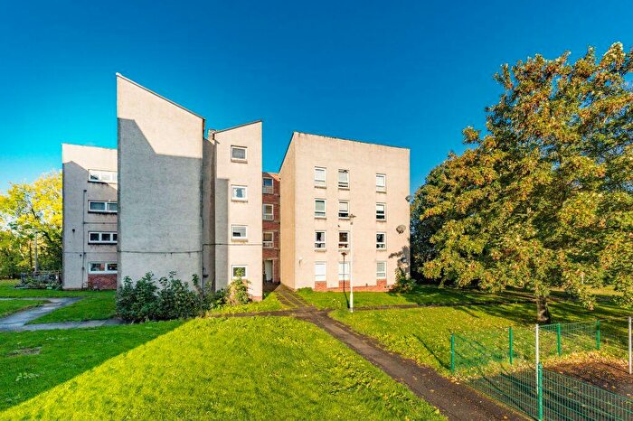 2 Bedroom Flat For Sale In / Kingsknowe Court, Edinburgh, EH14
