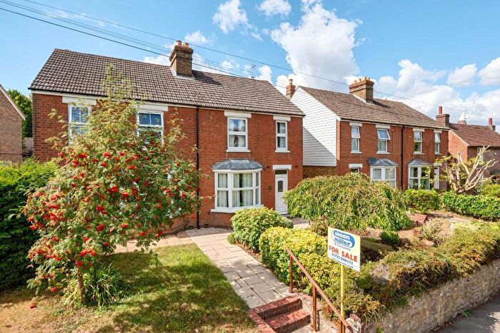 3 Bedroom Semi-Detached House For Sale In Mill Street, East Malling, West Malling, ME19