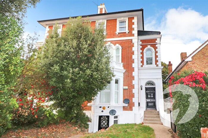 1 Bedroom House For Sale In Park Crescent, Erith, Kent, DA8