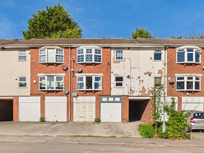 2 Bedroom Maisonette For Sale In Colwick Lodge, Carlton, Nottingham, NG4