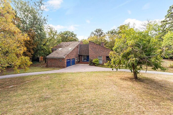 6 Bedroom Detached House For Sale In Queen Annes Road, Windsor, SL4