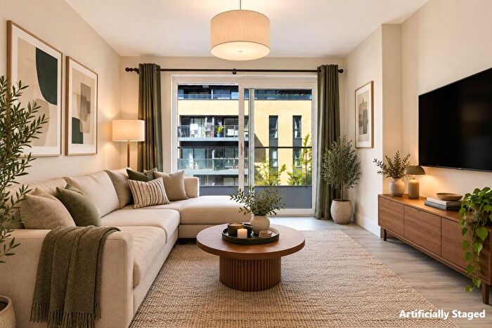 2 Bedroom Flat For Sale In Hoffmans Road, London, E17