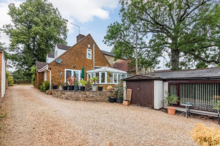 3 Bedroom Cottage For Sale In Lime Avenue, Eydon, NN11