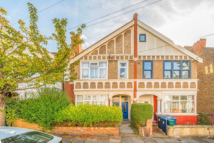 2 Bedroom Flat For Sale In Nemoure Road, Acton, W3