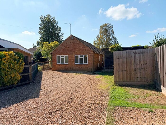 2 Bedroom Detached Bungalow To Rent In Portfields Road, Newport Pagnell, MK16
