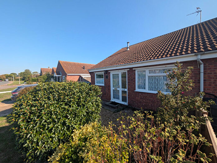 2 Bedroom Semi-Detached House To Rent In Oakwood Avenue, Colchester, CO5