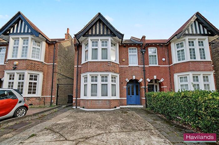 8 Bedroom Semi-Detached House For Sale In Grovelands Road, London, N13