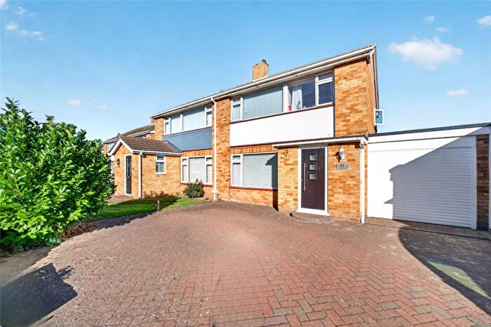 3 Bedroom Semi-Detached House For Sale In Hunter Drive, Lawford, Essex, CO11