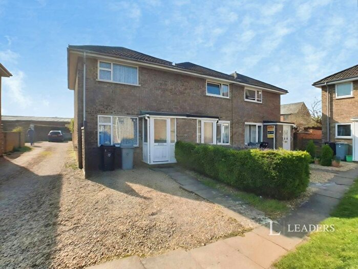 2 Bedroom Property To Rent In Clover Road, Market Deeping, Peterborough, PE6