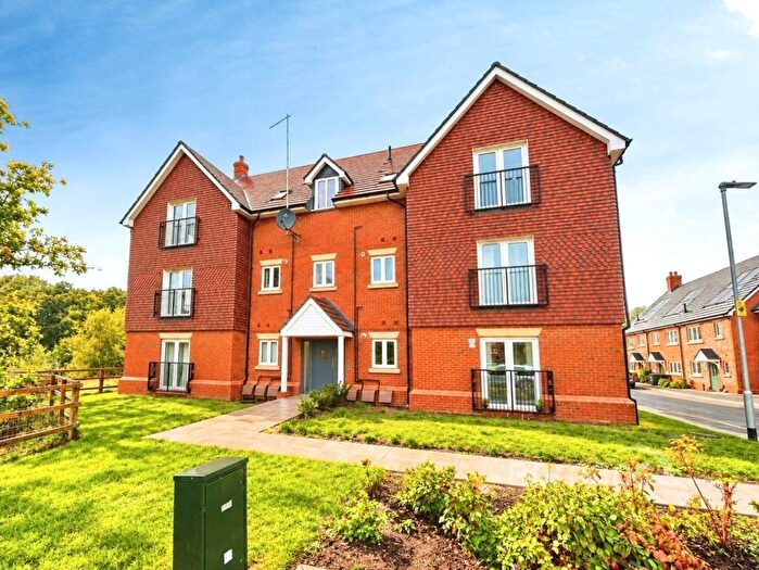 2 Bedroom Apartment For Sale In Lake Avenue, Mytchett, Camberley, GU16