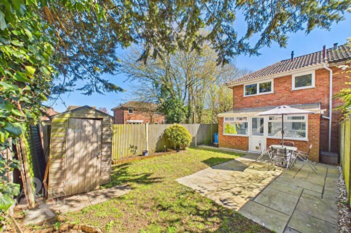 3 Bedroom End Of Terrace House For Sale In Reydon Close, Clover Hill, Norwich, NR5
