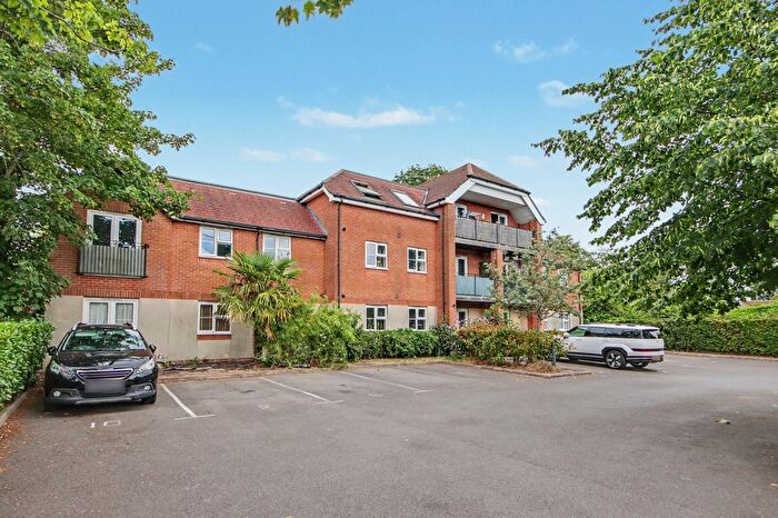 1 Bedroom Flat For Sale In Thornhill Park Road, Southampton, SO18