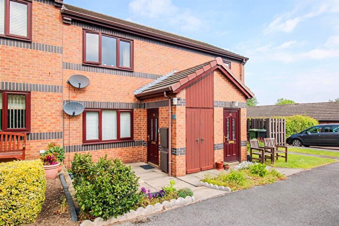 2 Bedroom Flat For Sale In The Grove, Walton, Wakefield, WF2