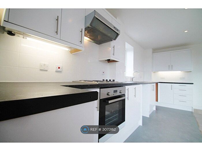 4 Bedroom Flat To Rent In London Road, Mitcham, CR4