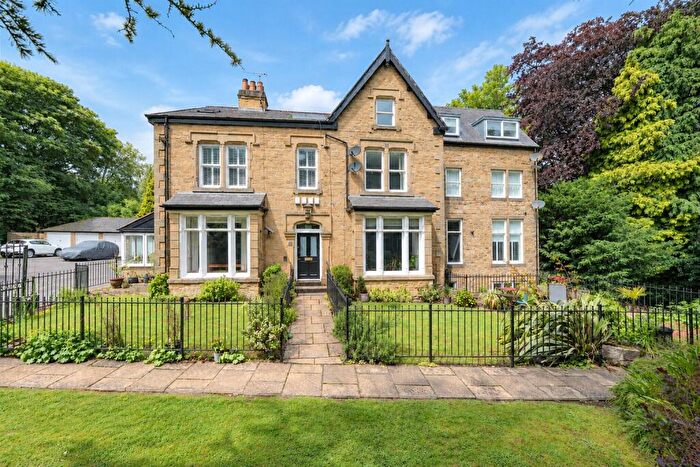 2 Bedroom Apartment For Sale In Old Park Court, Old Park Road, Roundhay, Leeds, LS8